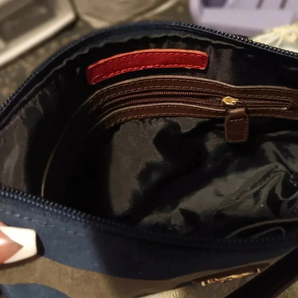 Tommy Hilfiger Striped Crossbody Bag - Picture 8 of 8